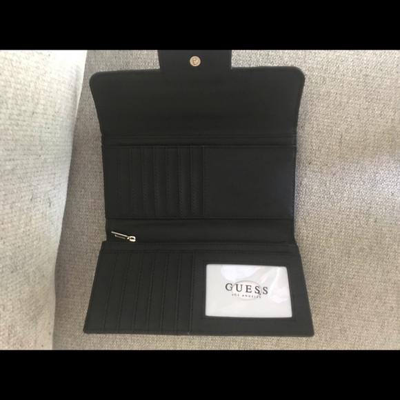 GUESS Wallet - Picture 3 of 8